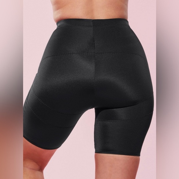 Yitty: Athleisure Shapeware -High Waist Shaping Shorts in Black. - Picture 5 of 13
